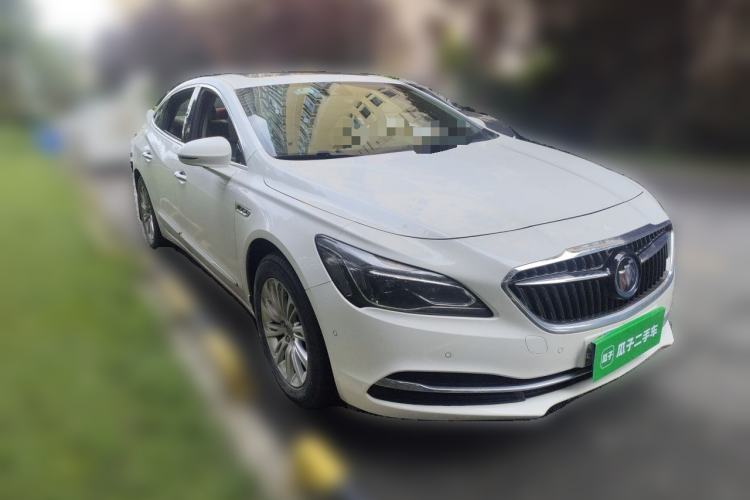 Used Buick LaCrosse 2016 30H Luxury Version Front Right 45 Deg