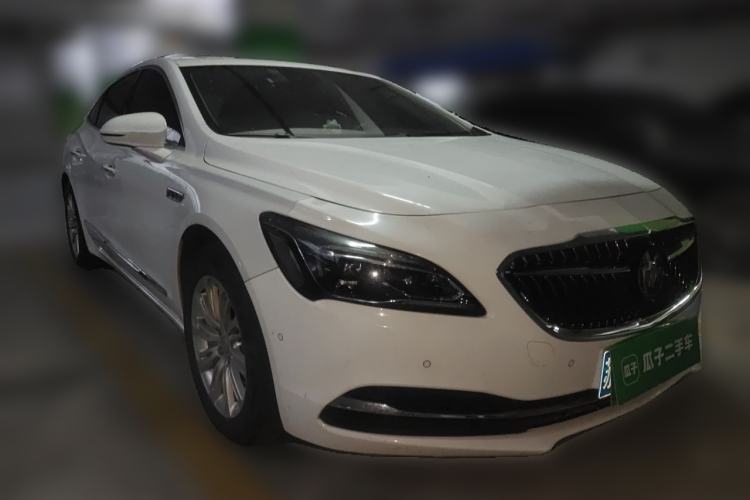 Used Buick LaCrosse 2016 30H Luxury Version Front Right 45 Deg