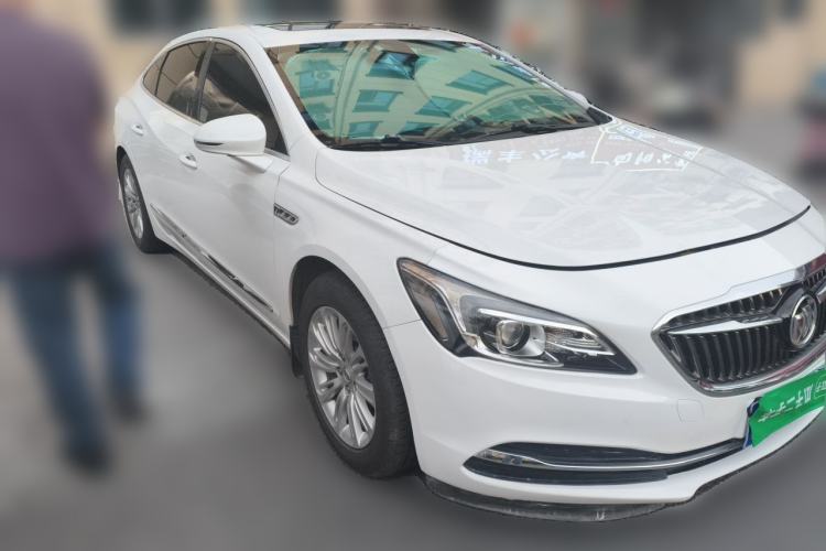 Used Buick LaCrosse 2016 20T Leading Model Front Right 45 Deg