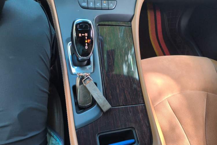 Used Buick LaCrosse 2016 20T Luxury Model Gear Lever