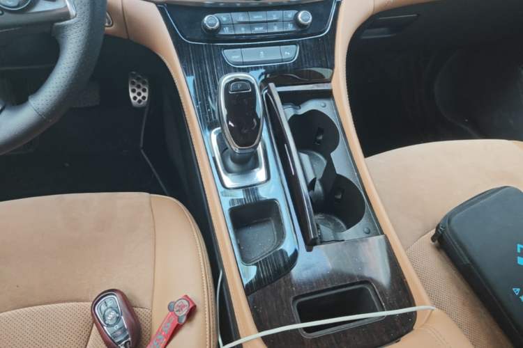 Used Buick LaCrosse 2016 20T Elite Edition Gear Lever