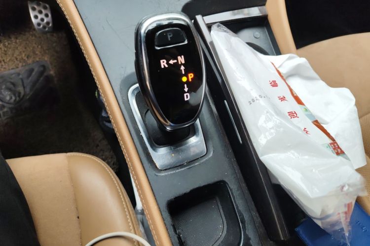 Used Buick LaCrosse 2016 20T Elite Edition Gear Lever