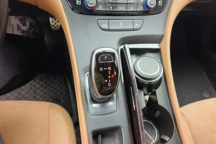 Used Buick LaCrosse 2016 20T Elite Edition Gear Lever
