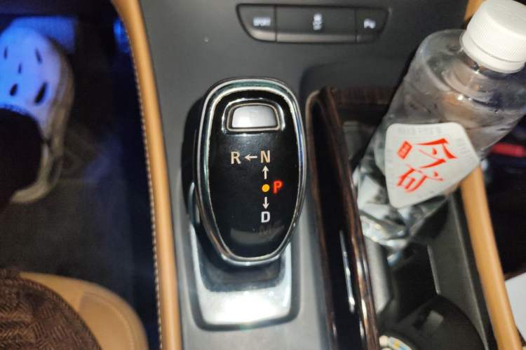 Used Buick LaCrosse 2016 20T Elite Edition Gear Lever