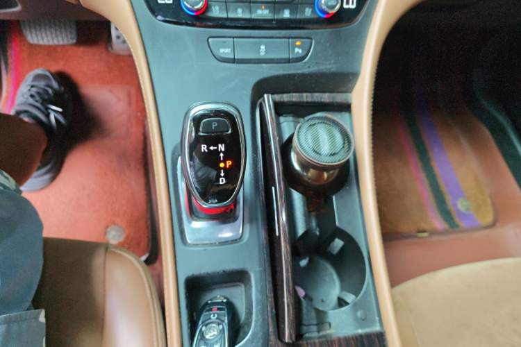 Used Buick LaCrosse 2016 20T Elite Edition Gear Lever