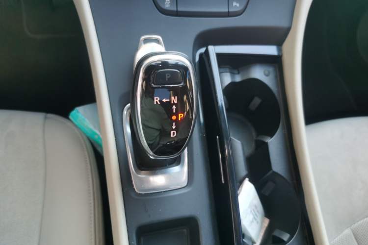 Used Buick LaCrosse 2016 30H Elite Edition Gear Lever