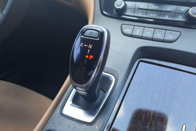 Used Buick LaCrosse 2016 20T Luxury Model Gear Lever