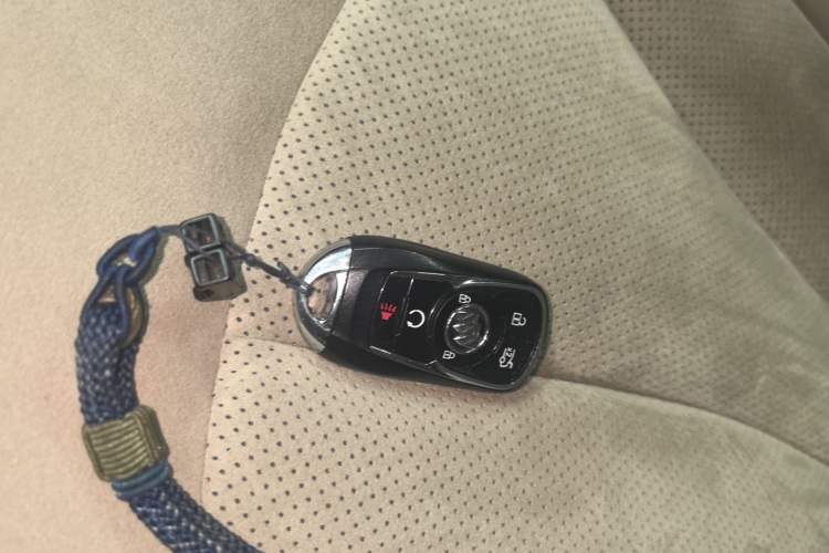 Used Buick LaCrosse 2016 30H Luxury Version Interior 1