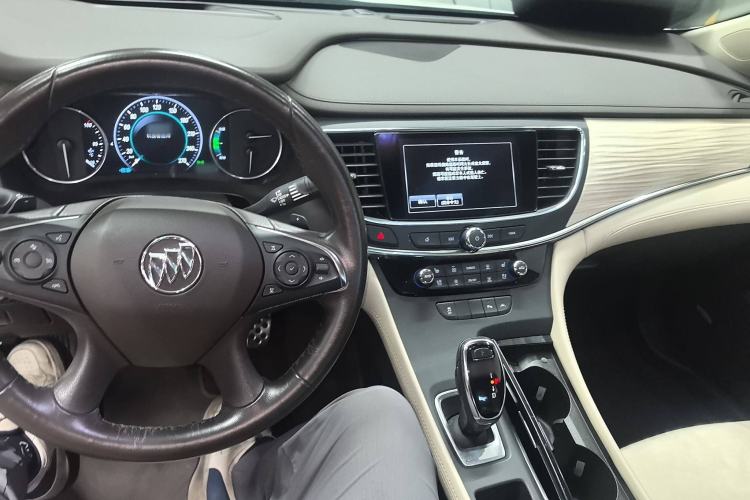 Used Buick LaCrosse 2016 30H Luxury Version Interior 2