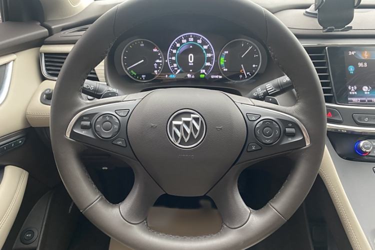 Used Buick LaCrosse 2016 30H Luxury Version Interior 2