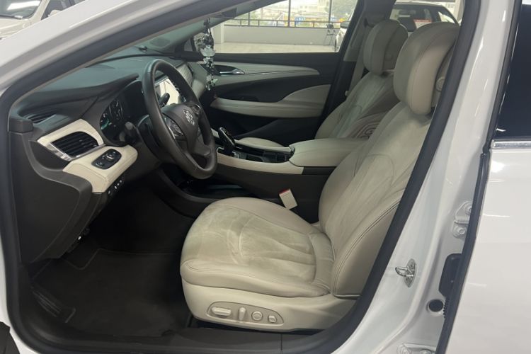 Used Buick LaCrosse 2016 30H Luxury Version Interior 2