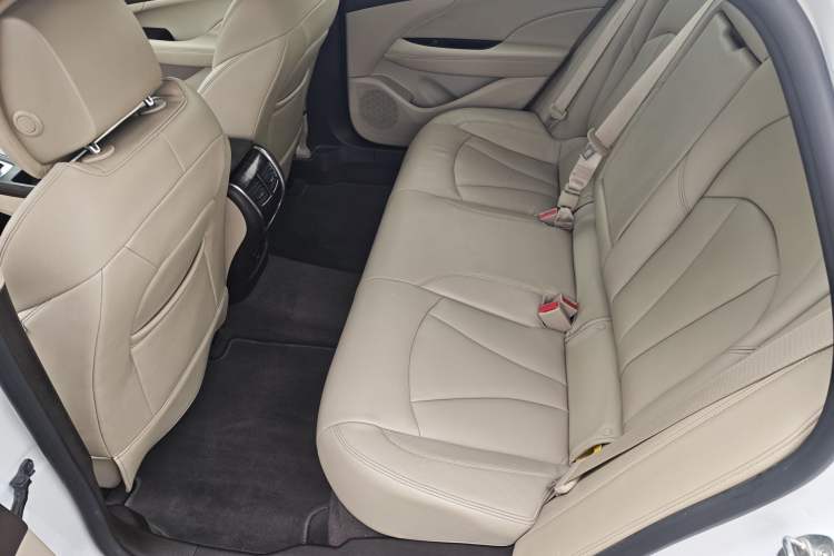 Used Buick LaCrosse 2016 Revised 20T Leading Edition Interior 2