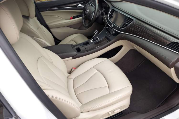 Used Buick LaCrosse 2016 Revised 20T Leading Edition Interior 4