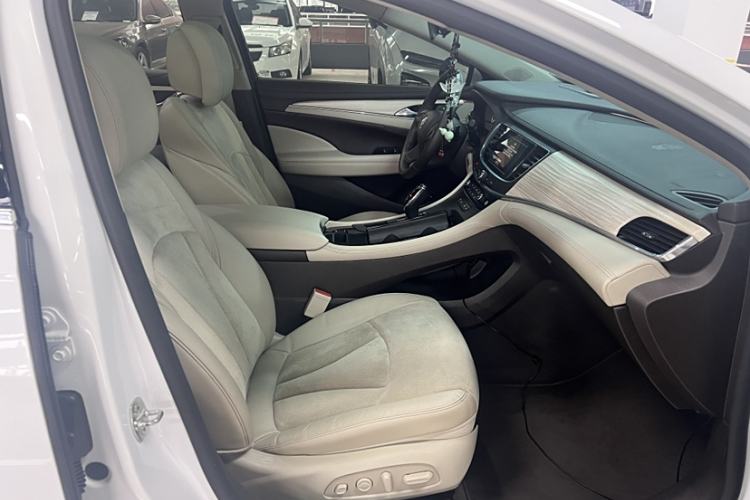 Used Buick LaCrosse 2016 30H Luxury Version Interior 5