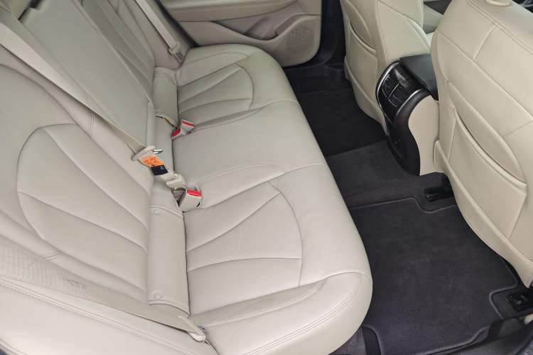 Used Buick LaCrosse 2016 Revised 20T Leading Edition Interior 5