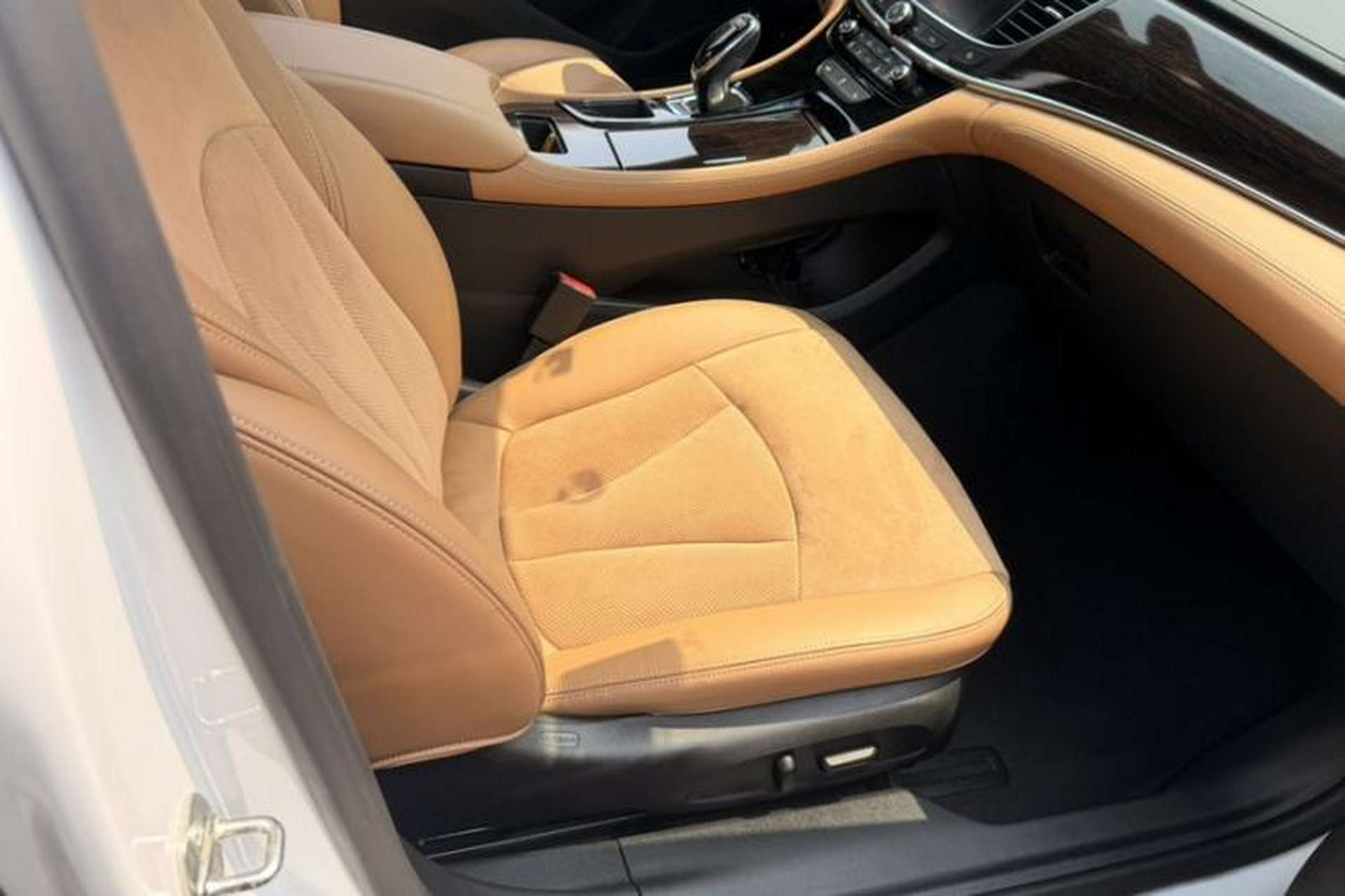 Used Buick LaCrosse 2016 20T Elite Edition Interior 9