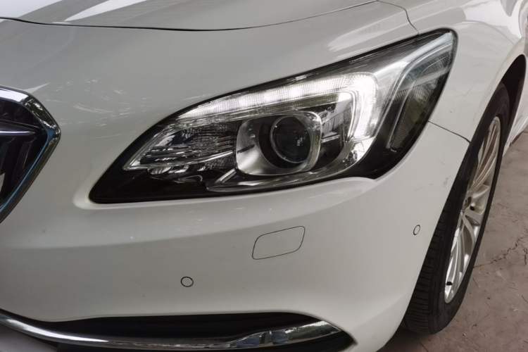 Used Buick LaCrosse 2016 28T Premium Edition Left Front Headlight