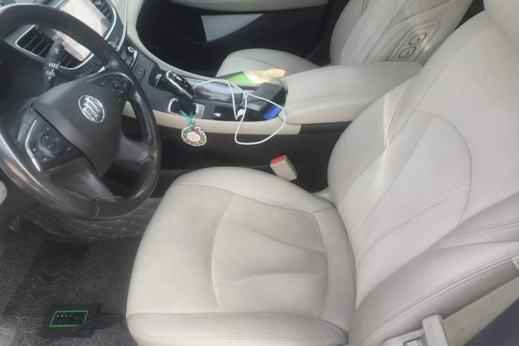 Used Buick LaCrosse 2016 30H Luxury Version Left Front Seat