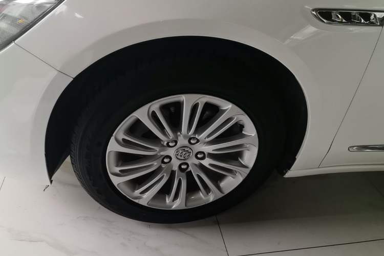 Used Buick LaCrosse 2016 20T Elite Edition Left Front Wheel Hub