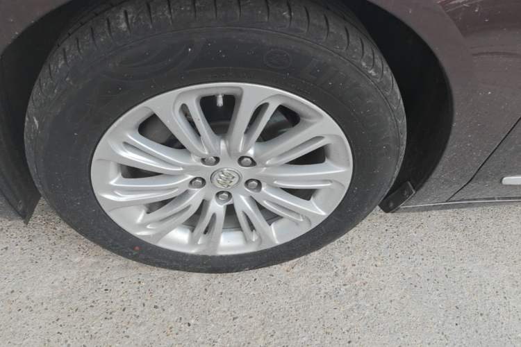 Used Buick LaCrosse 2016 20T Elite Edition Left Front Wheel Hub
