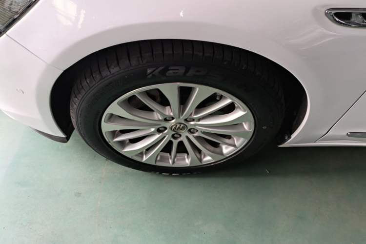 Used Buick LaCrosse 2016 28T Premium Edition Left Front Wheel Hub