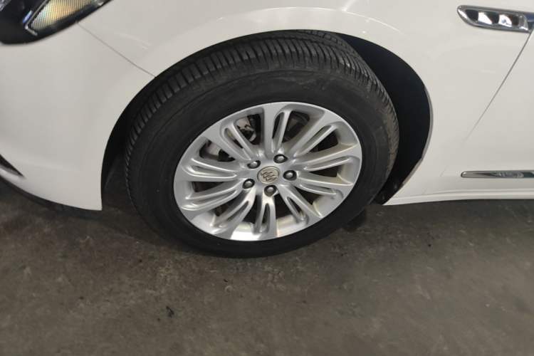 Used Buick LaCrosse 2016 20T Elite Edition Left Front Wheel Hub