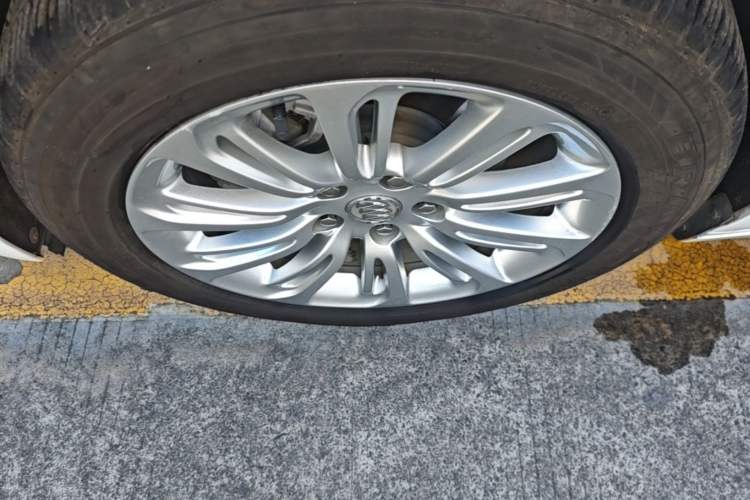 Used Buick LaCrosse 2016 20T Elite Edition Left Front Wheel Hub