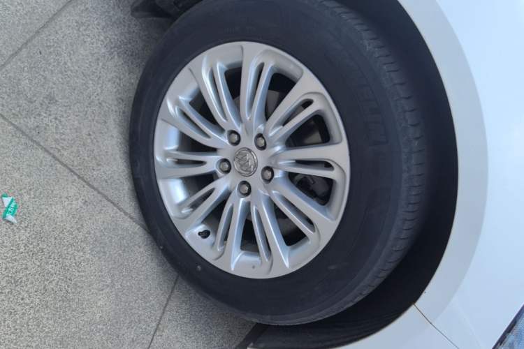 Used Buick LaCrosse 2016 20T Luxury Model Left Front Wheel Hub