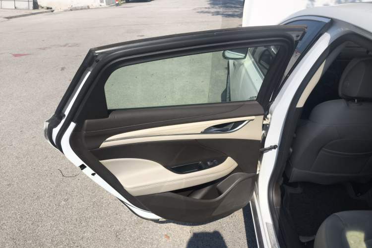Used Buick LaCrosse 2016 30H Luxury Version Left Rear Door Interior