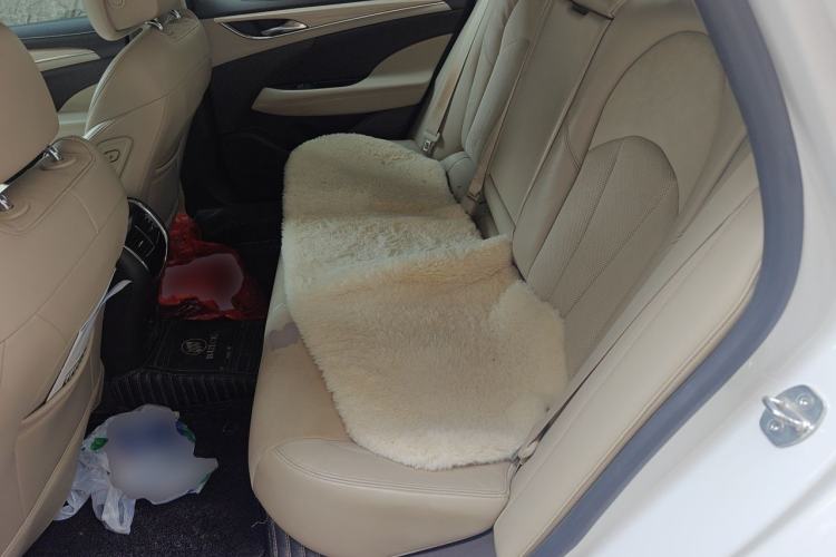Used Buick LaCrosse 2016 30H Luxury Version Left Rear Seat