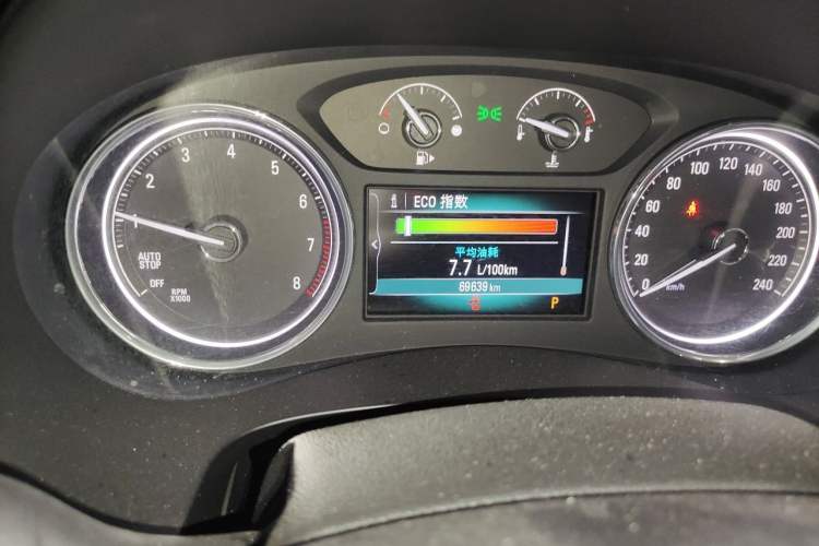 Used Buick LaCrosse 2016 20T Elite Edition Odometer Close Up