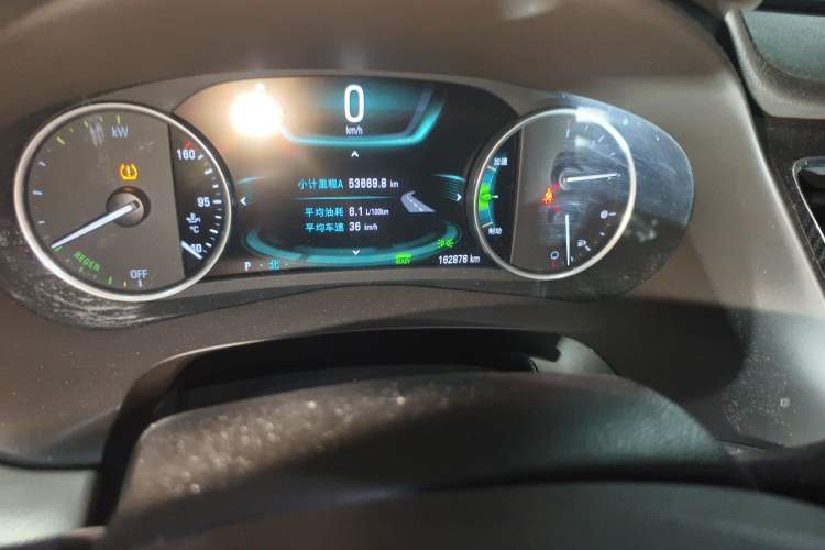 Used Buick LaCrosse 2016 30H Luxury Version Odometer Close Up