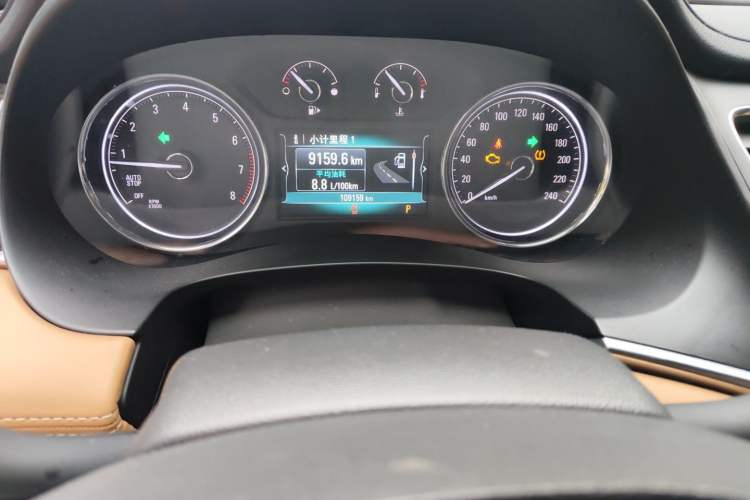 Used Buick LaCrosse 2016 20T Elite Edition Odometer Close Up