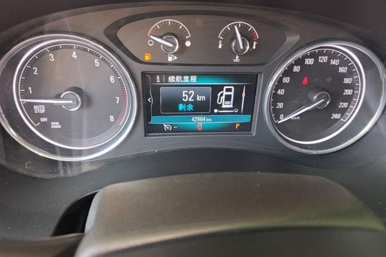 Used Buick LaCrosse 2016 20T Elite Edition Odometer Close Up