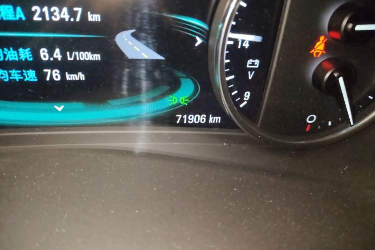 Used Buick LaCrosse 2016 20T Luxury Model Odometer Close Up