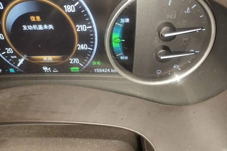 Used Buick LaCrosse 2016 30H Luxury Version Odometer Close Up