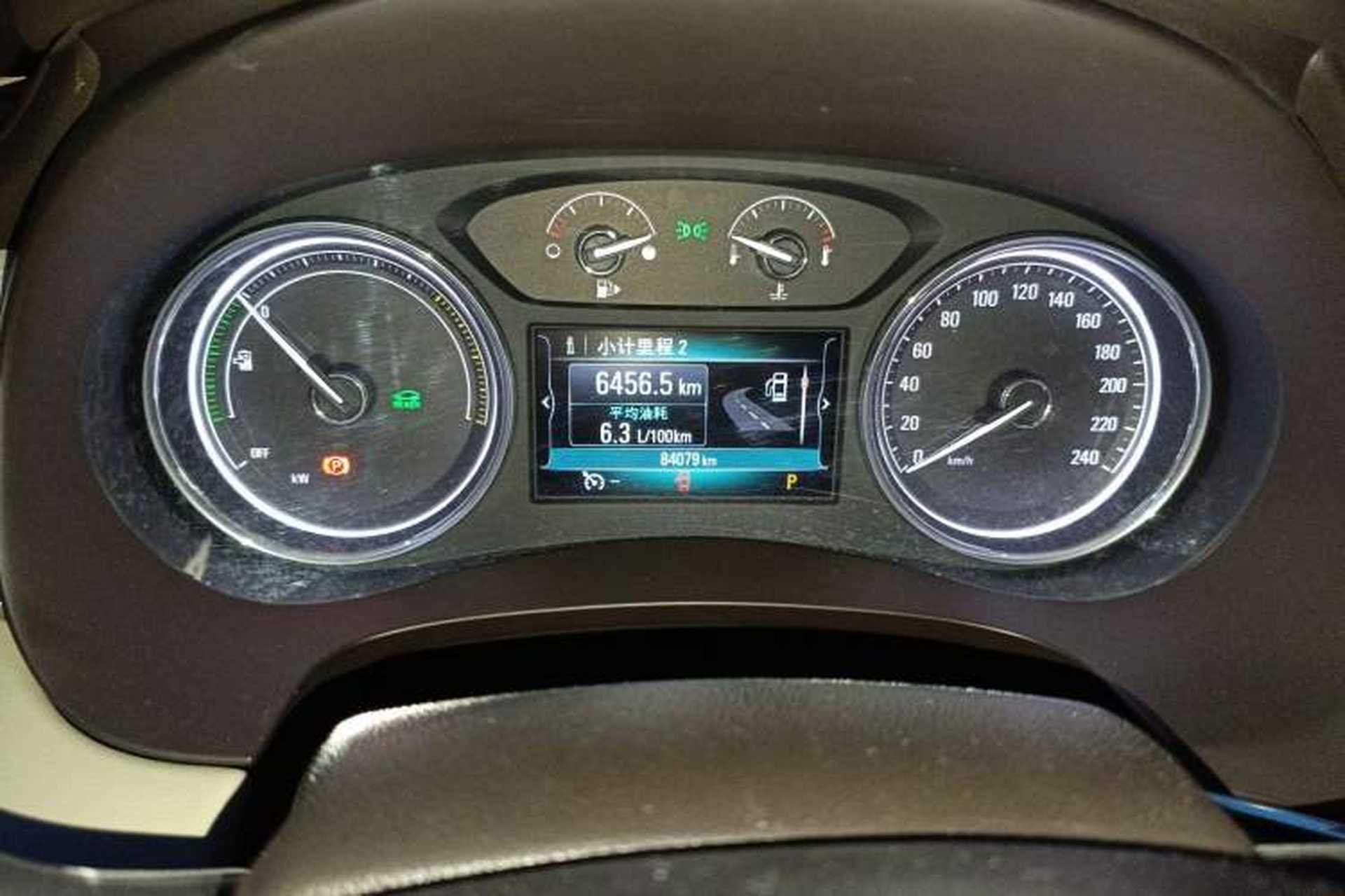 Used Buick LaCrosse 2016 30H Elite Edition Odometer Close Up