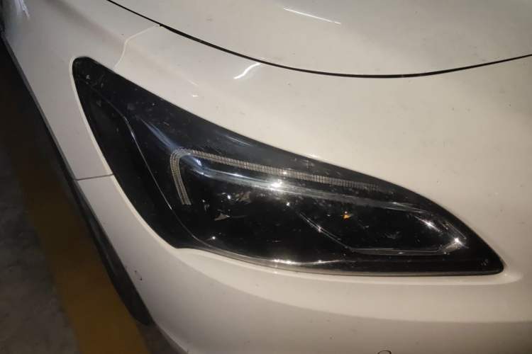 Used Buick LaCrosse 2016 30H Luxury Version Right Front Headlight