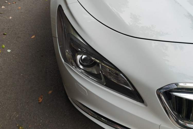 Used Buick LaCrosse 2016 20T Elite Edition Right Front Headlight
