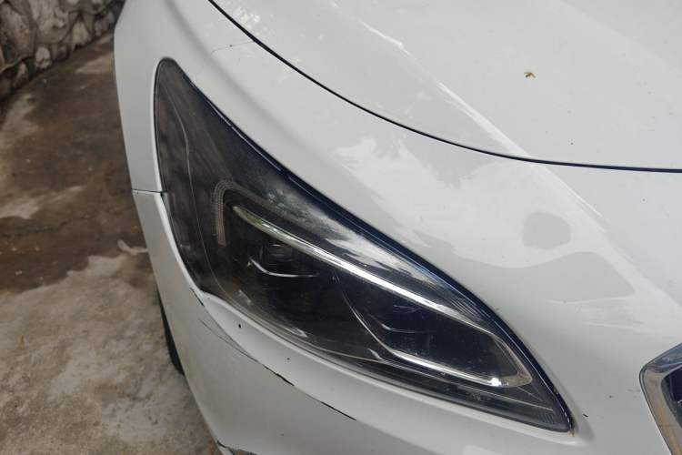 Used Buick LaCrosse 2016 30H Luxury Version Right Front Headlight