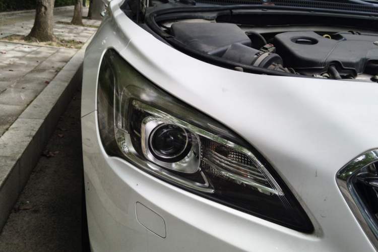 Used Buick LaCrosse 2016 20T Luxury Model Right Front Headlight