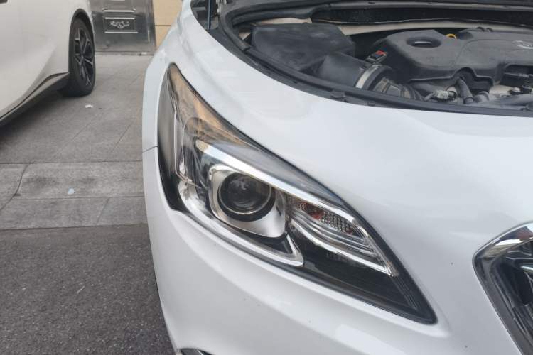 Used Buick LaCrosse 2016 20T Leading Model Right Front Headlight