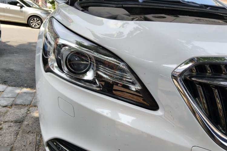 Used Buick LaCrosse 2016 20T Elite Edition Right Front Headlight