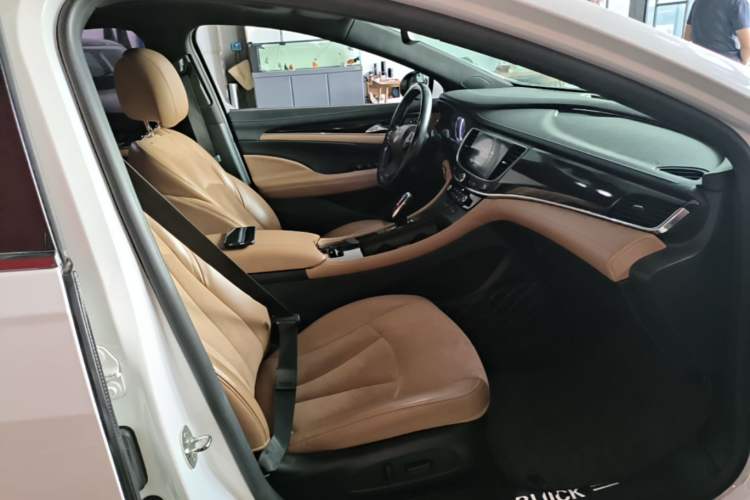 Used Buick LaCrosse 2016 28T Premium Edition Right Front Seat