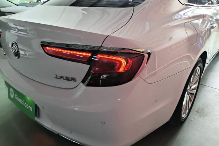 Used Buick LaCrosse 2016 28T Premium Edition Right Rear Taillight