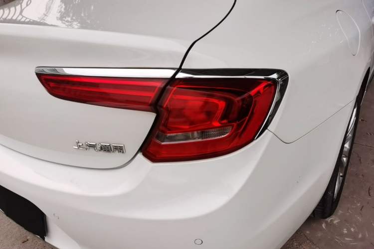 Used Buick LaCrosse 2016 28T Premium Edition Right Rear Taillight