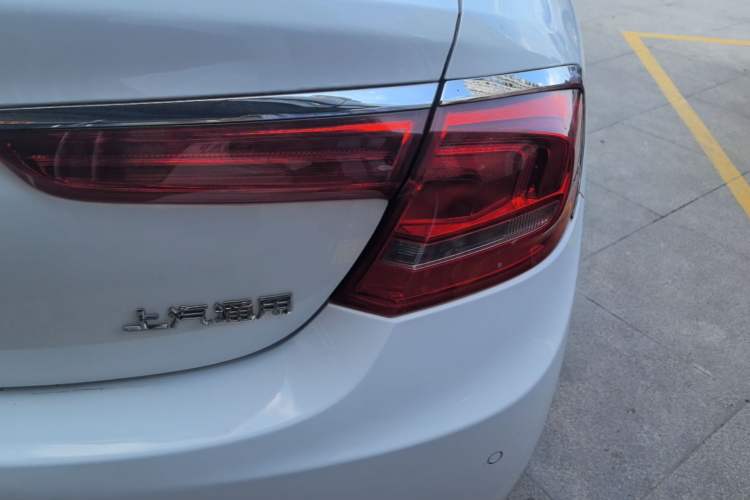 Used Buick LaCrosse 2016 20T Luxury Model Right Rear Taillight