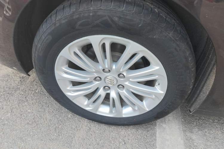 Used Buick LaCrosse 2016 20T Elite Edition Right Rear Wheel Hub