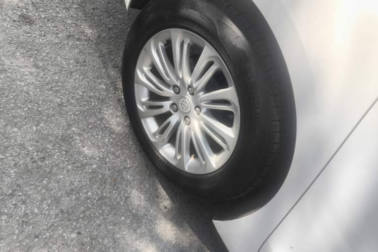 Used Buick LaCrosse 2016 30H Luxury Version Right Rear Wheel Hub