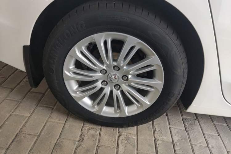 Used Buick LaCrosse 2016 Revised 20T Leading Edition Right Rear Wheel Hub